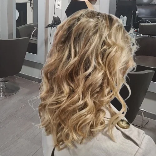 Cheveux femme ondulés